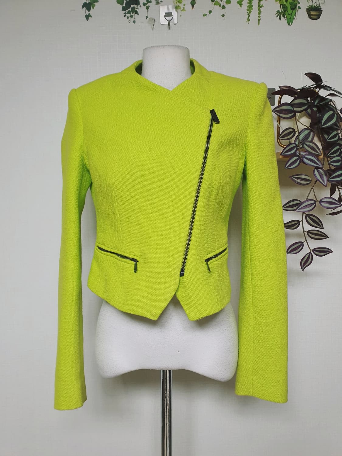 자라 힘있는트위드 라이더자켓 66 크롭 라임 M 상품이미지2