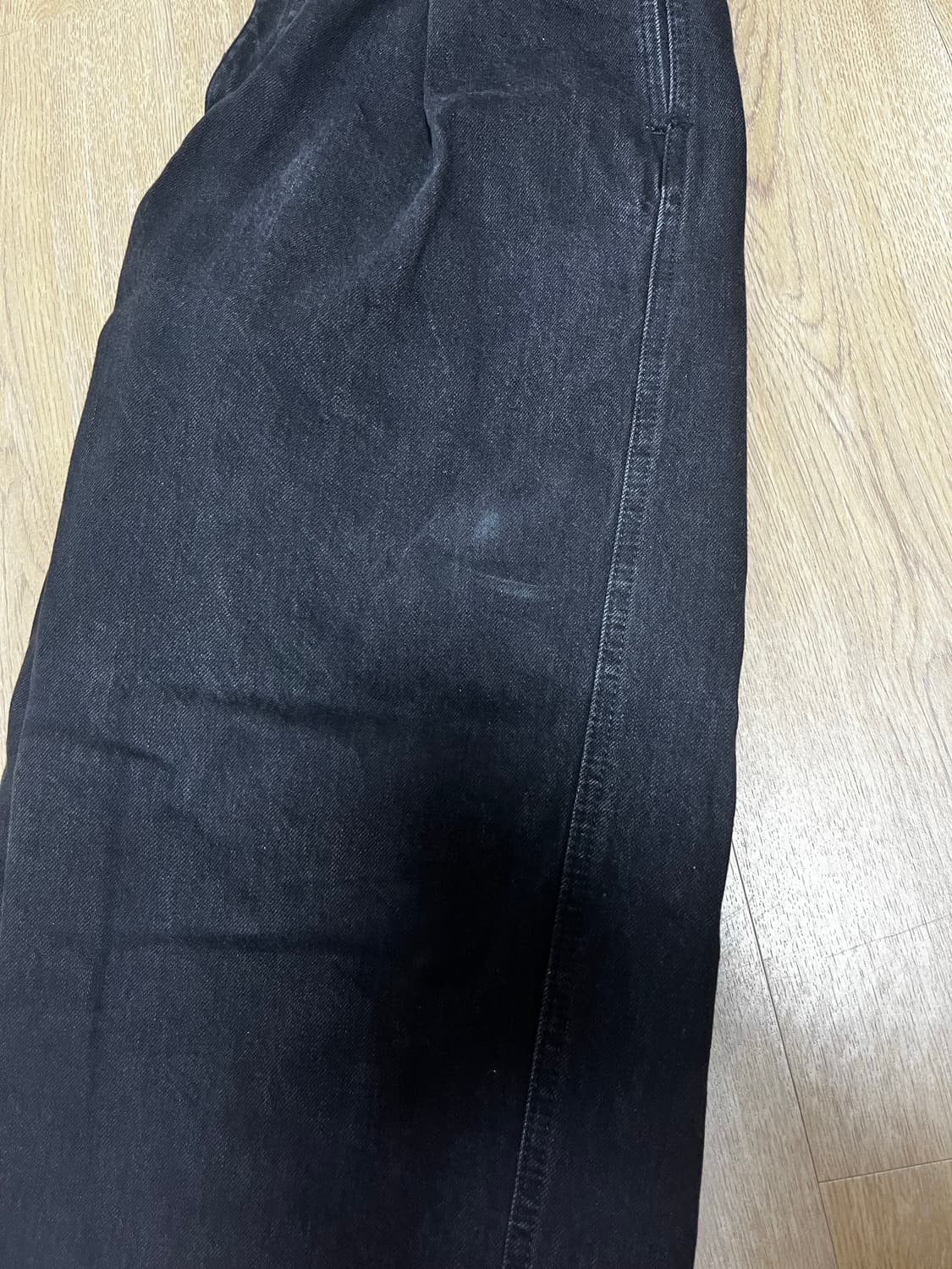 유니클로 U 데님턱팬츠 블랙 상품이미지4