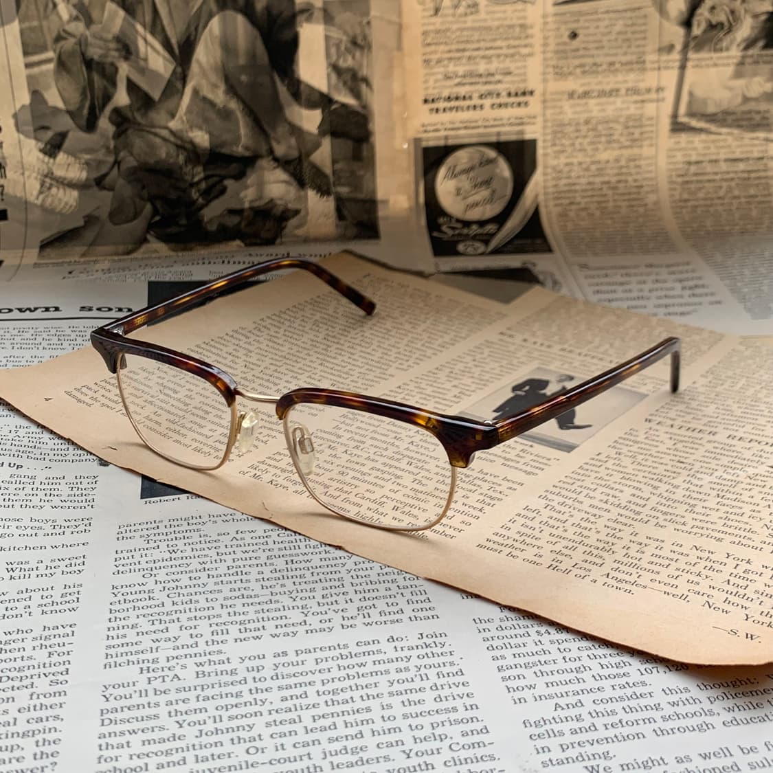 [픽키-716] 데드스탁 남녀공용 호피 하금테 골드 사각 빈티지안경 상품이미지1