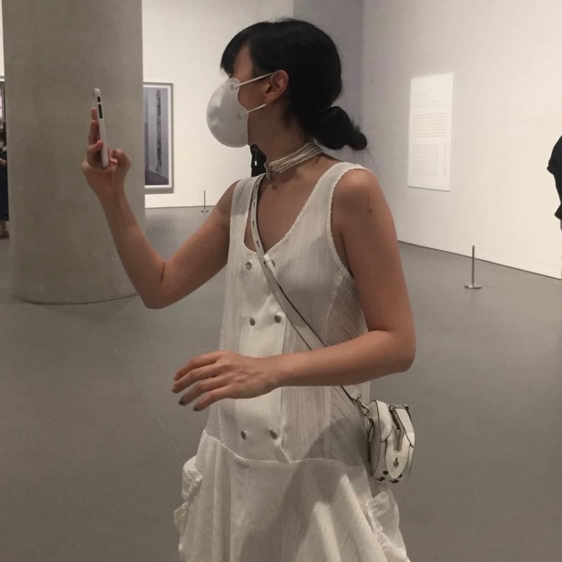 [개인 소장] 애옹쓰 셔링 슬리브리스 원피스 상품이미지4