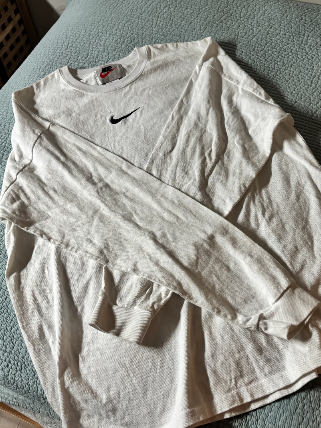 나이키 화이트 스우시 롱슬리브 (미국) 상품이미지1