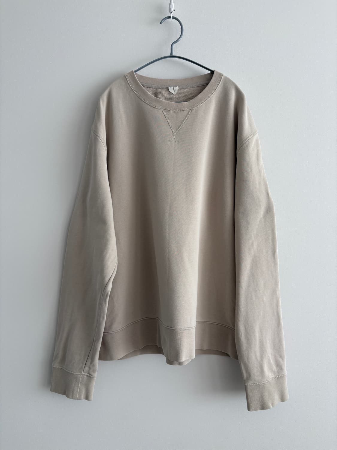 아르켓 베이지 맨투맨 티셔츠  상품이미지1