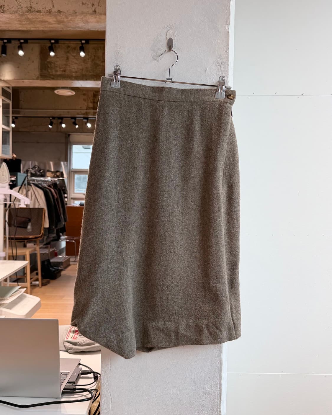 비비안 웨스트우드 레드라벨 브라운 울 미디스커트  상품이미지2