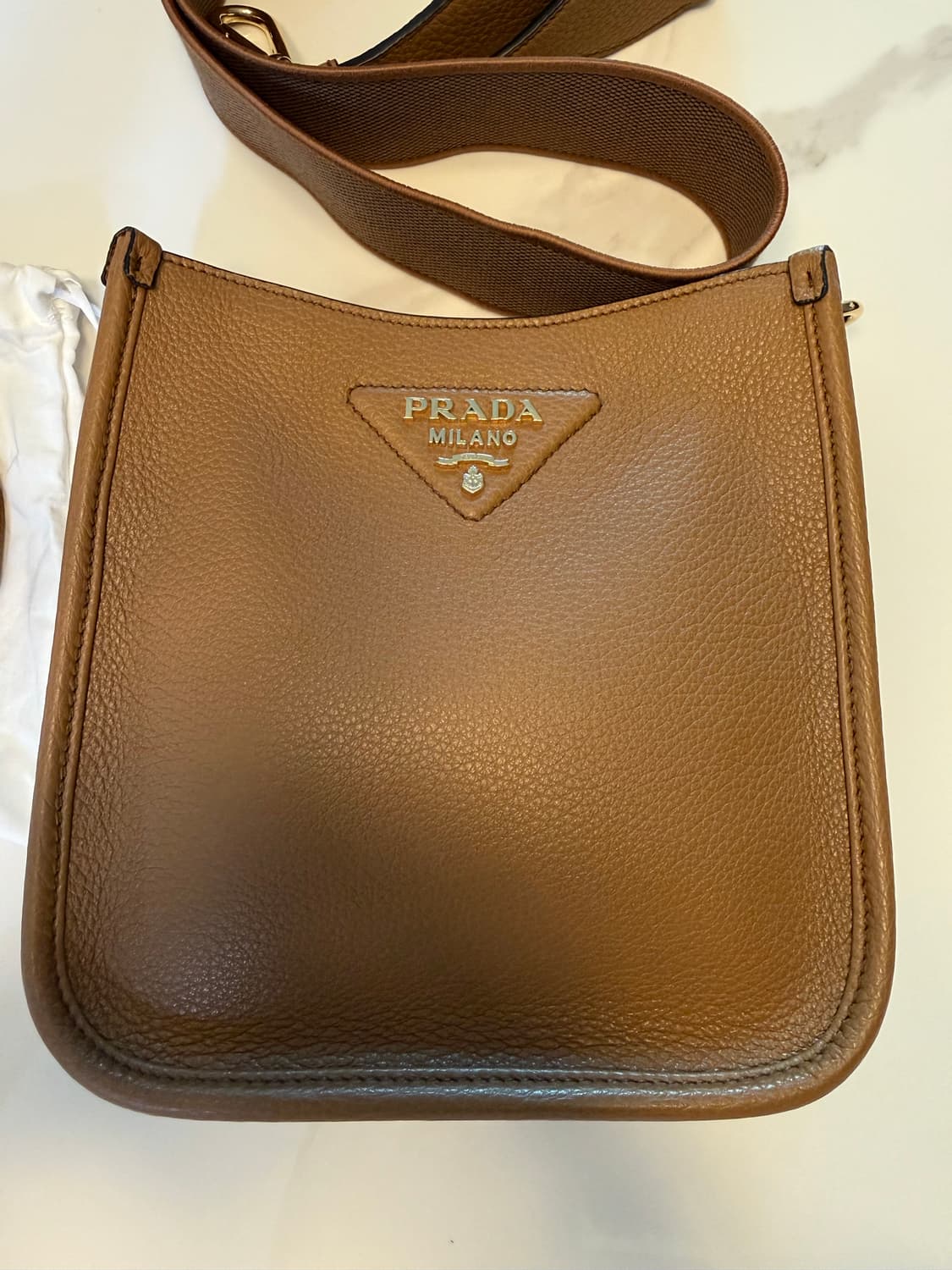 (새상품) 프라다 레더 미니 숄더백 카라멜 1BH191 상품이미지1