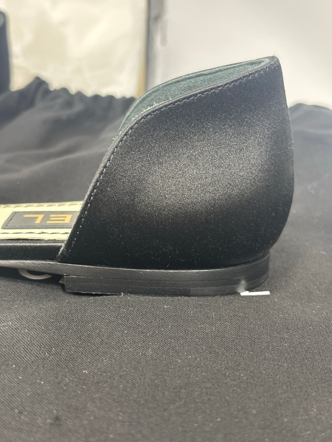 (새상품)샤넬 발레리나 플랫 사틴 메탈 슈즈 36.5 상품이미지5