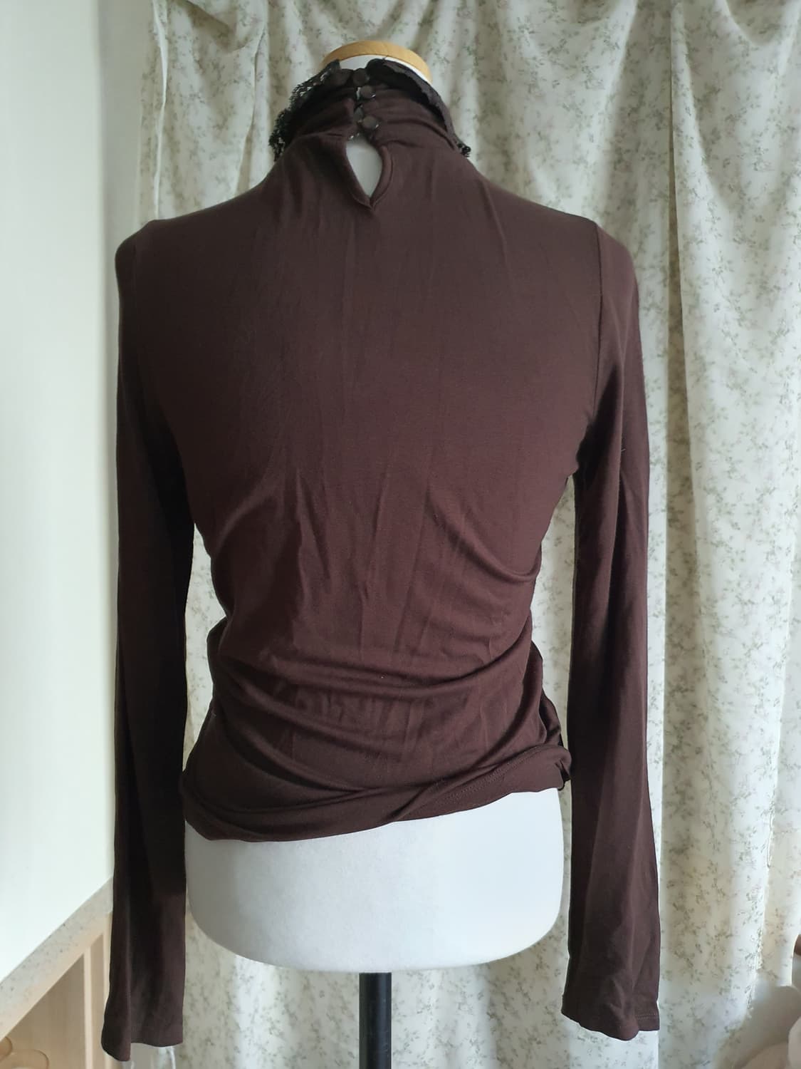 [빈티지] 브라운 레이스넥 긴팔 티셔츠 상품이미지2