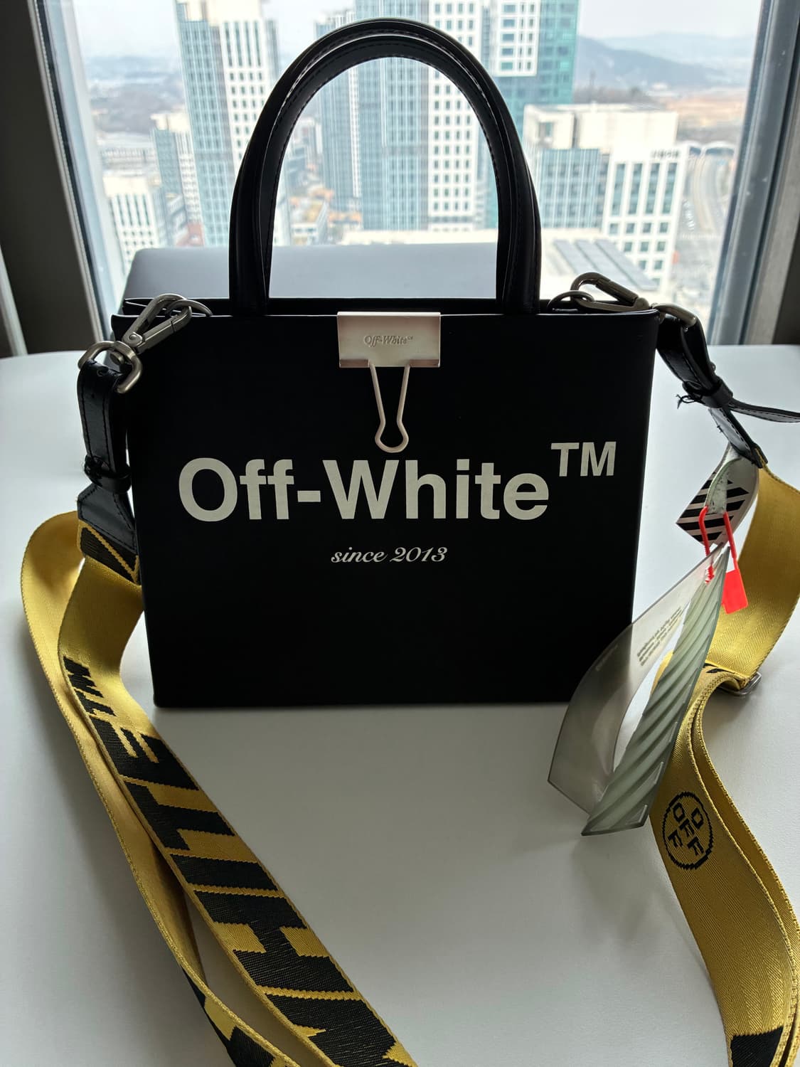 오프화이트 미니 박스백 상품이미지3