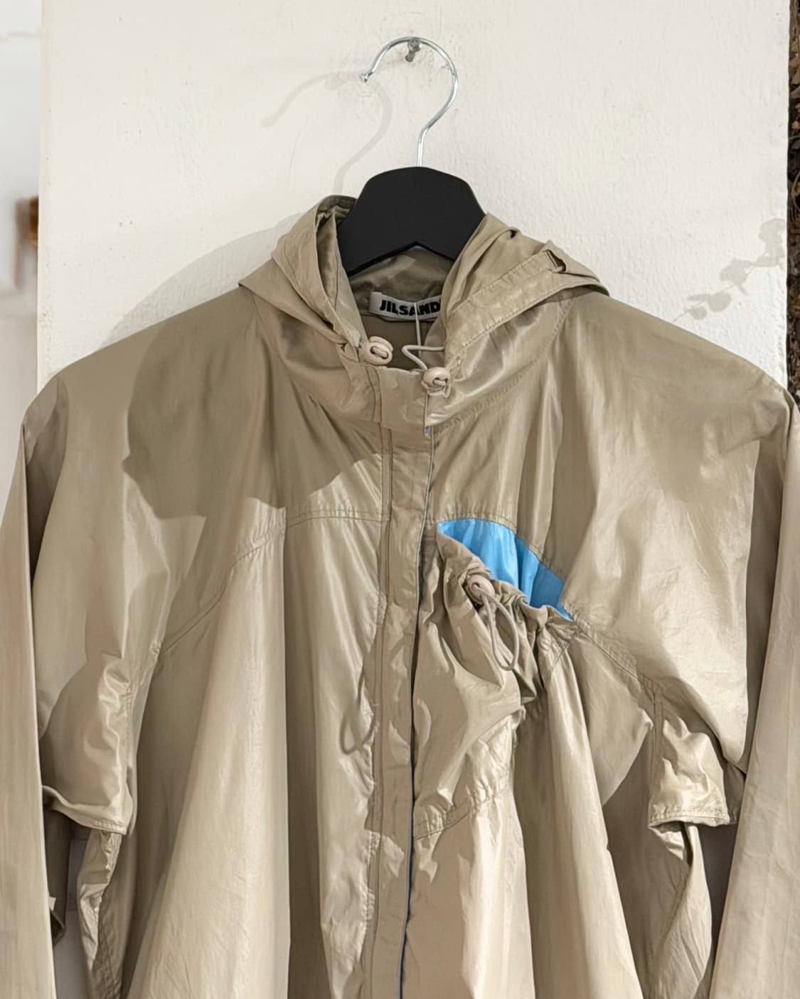 질샌더 베이지 스트링 디테일 바람막이 상품이미지4