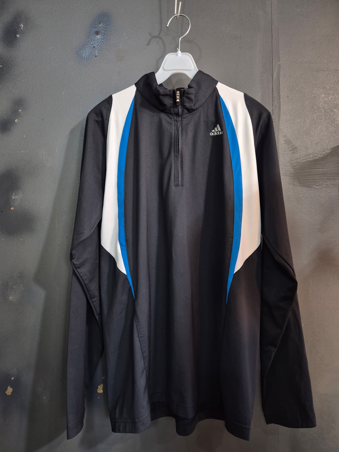 아디다스 남성 반집업 긴팔티 M 블랙/화이트/블루 상품이미지1