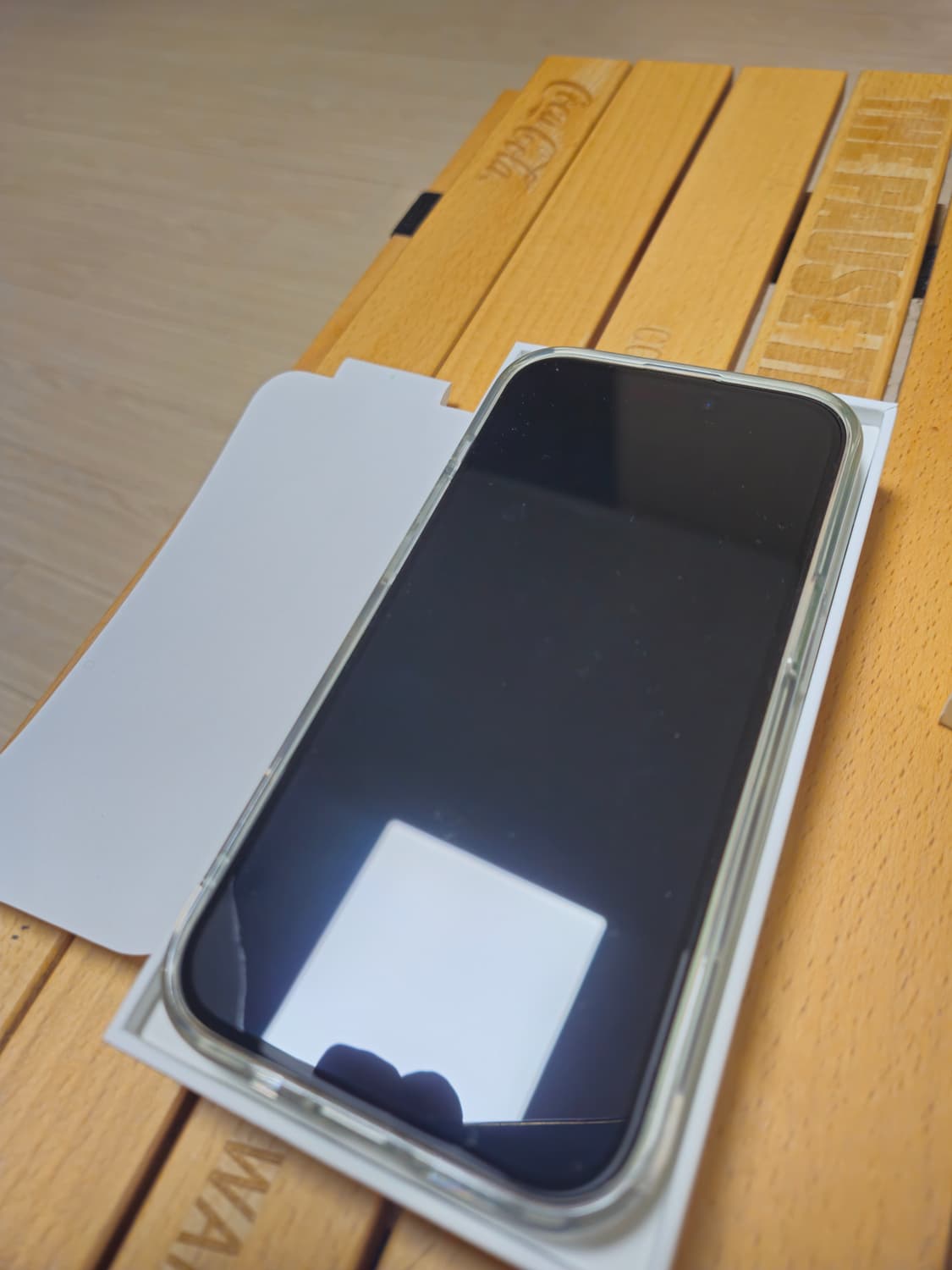 아이폰 15 사용감 거의 없음 256GB + 케이스 + 필름
 상품이미지8