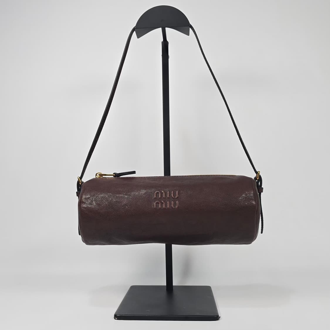 미우미우 나파 레더 파우치 숄더백 상품이미지2