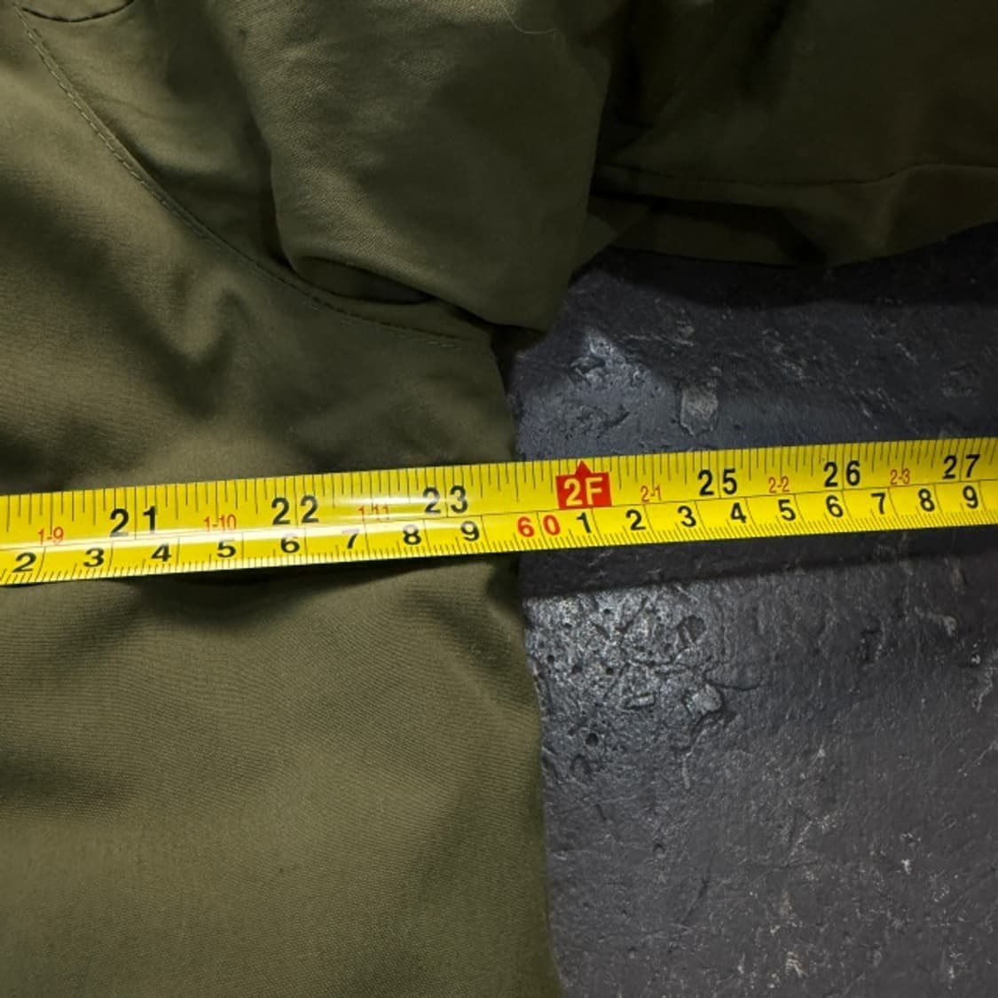 100 살로몬 덕다운 라쿤 패딩  상품이미지7