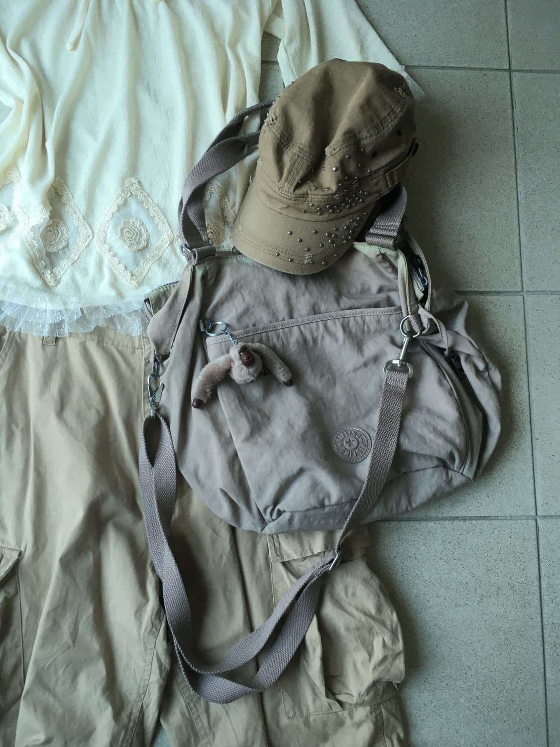 Kipling beige cross bag 상품이미지1
