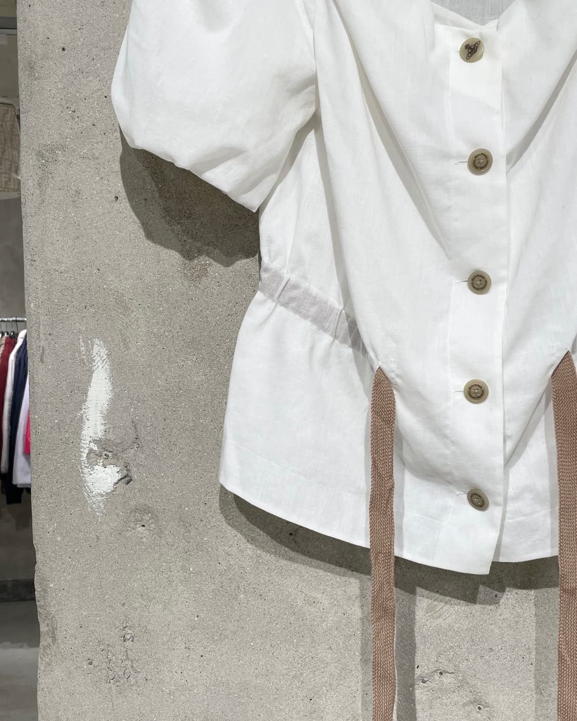 비비안 웨스트우드 앵글로마니아 화이트 퍼프 슬리브 버튼 블라우스 상품이미지4