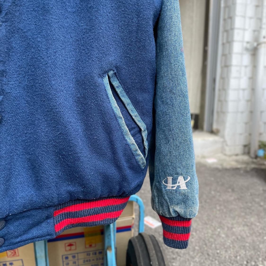 90s LOGO Athletic Buffalo Bills Jacket 상품이미지3