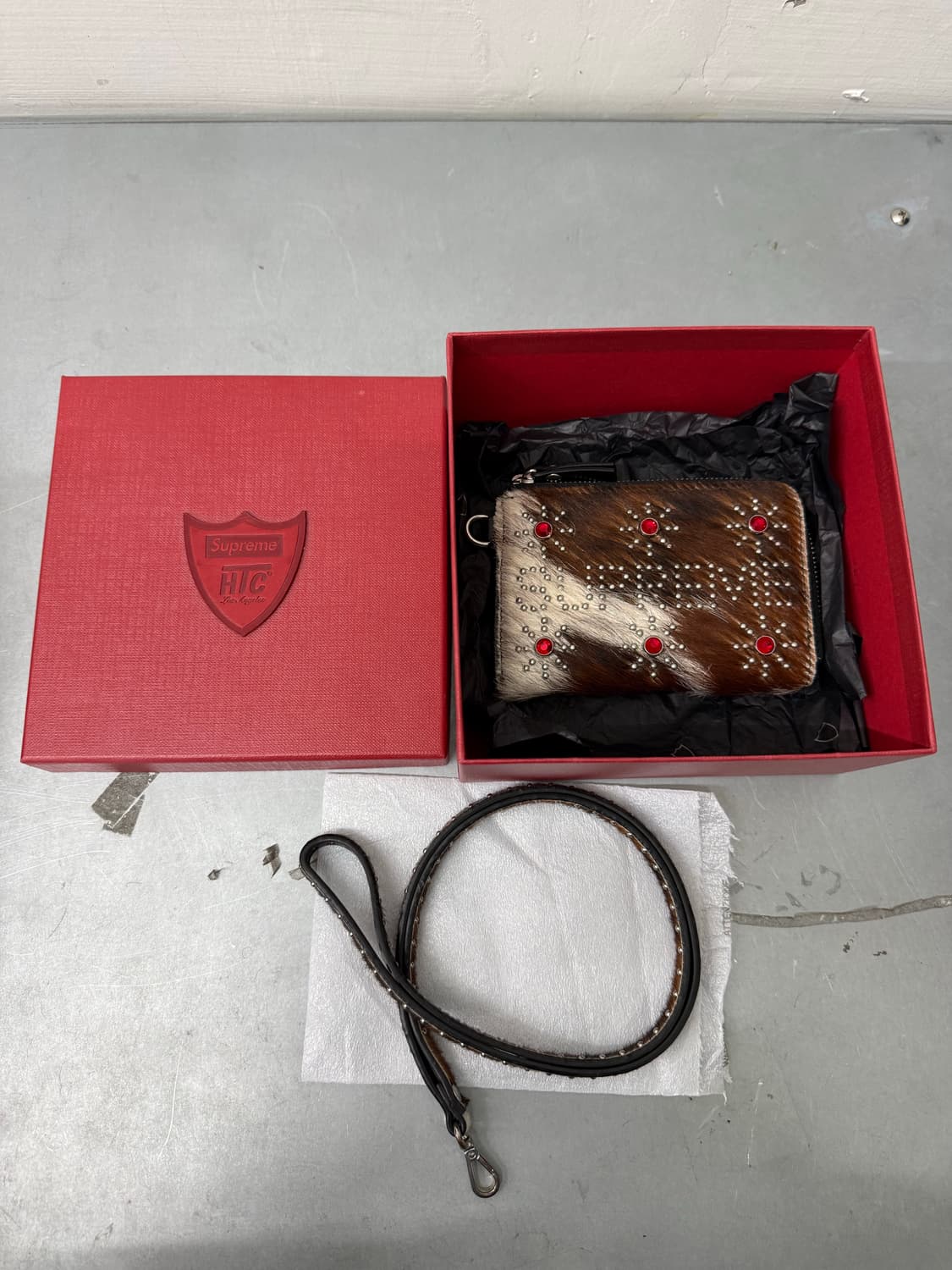 Supreme x HTC  Studded wallet cow 송치 상품이미지5