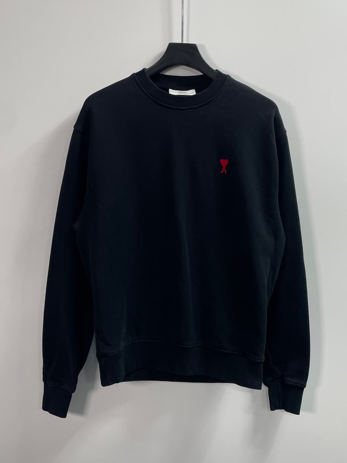 아미 스몰로고 헤비 블랙 맨투맨 (on.396) 상품이미지1