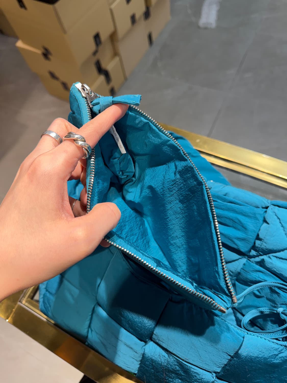 [정품] 보테가베네타 패딩 테크 카세트백 블래스터 상품이미지8