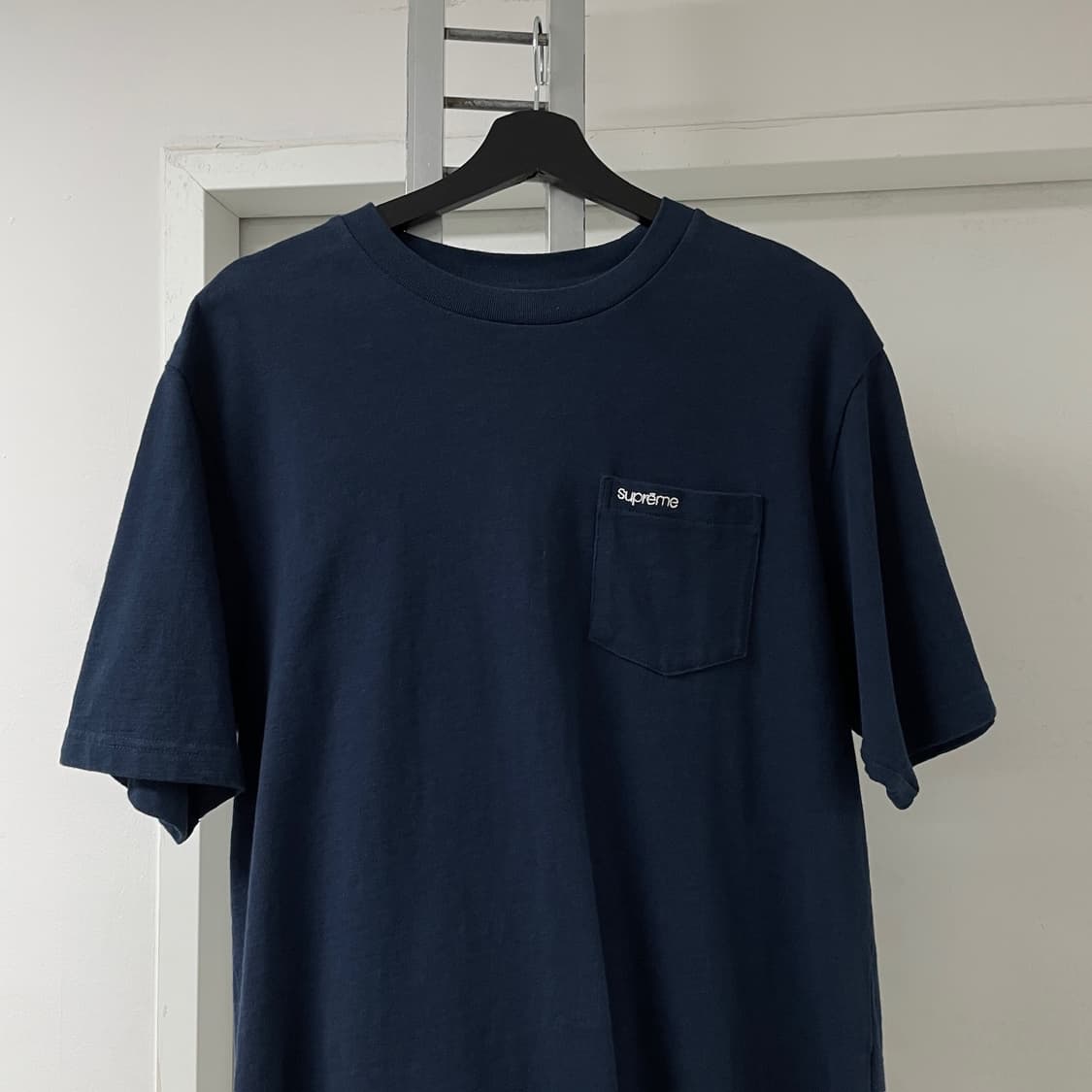 슈프림 포켓 반팔 티셔츠 네이비 S 상품이미지2