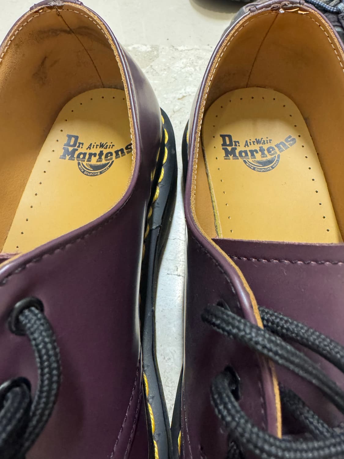 닥터마틴 1461 체리레드 판매합니다 상품이미지2