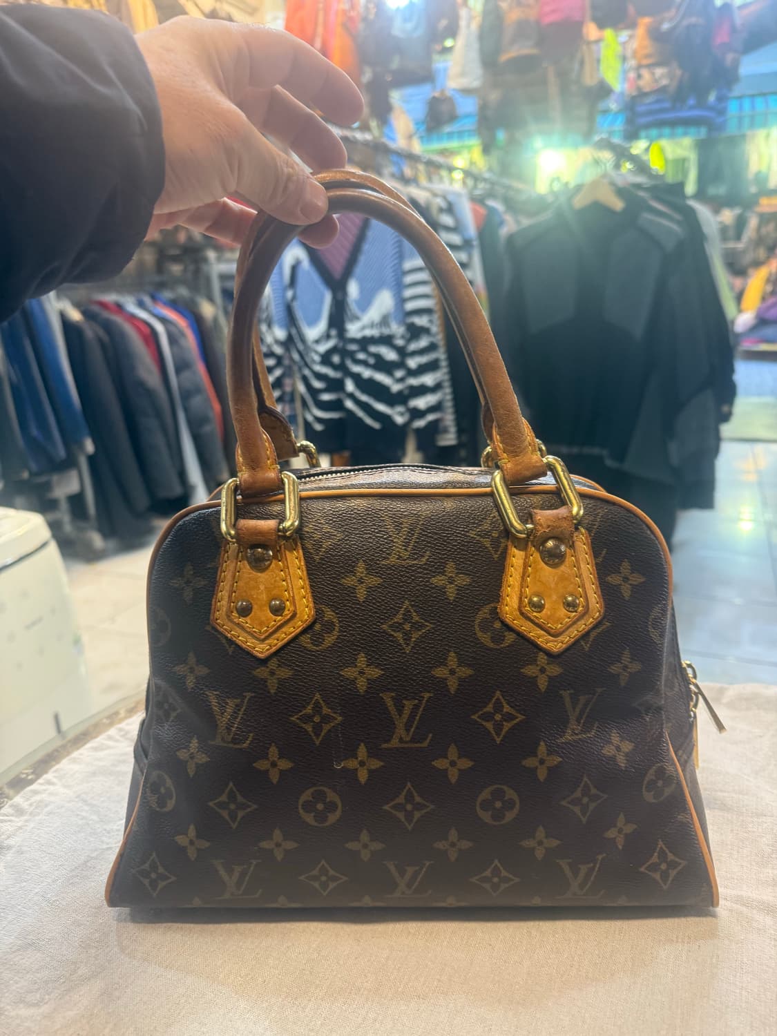 정품 루이비통 맨하탄 PM 토트백 팝니다 상품이미지3