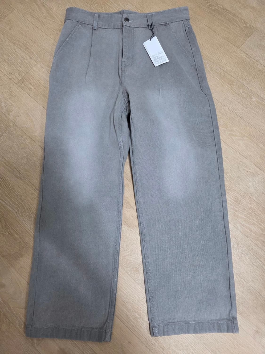 [새제품] 티아이포맨 세미 와이드 원턱 데님 팬츠 그레이 32 상품이미지1