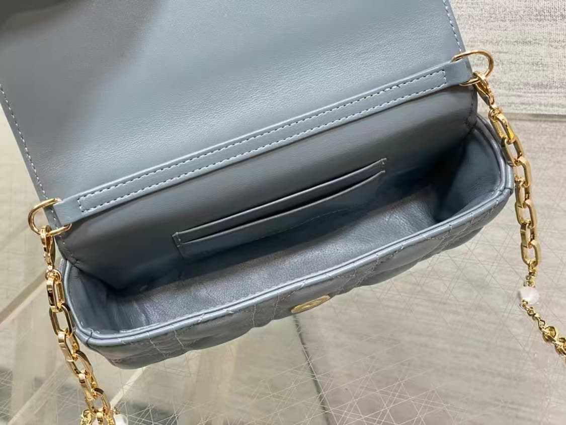 디올 크로스 백시그니처 넝쿨 체크로 클래식한 레터링 참장식
 상품이미지8