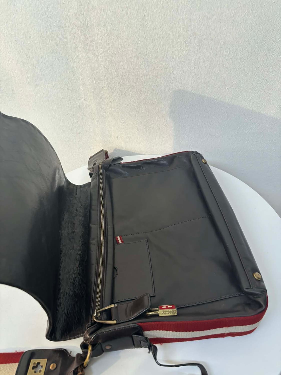 발리 소가죽 메신저 숄더 크로스백 상품이미지8