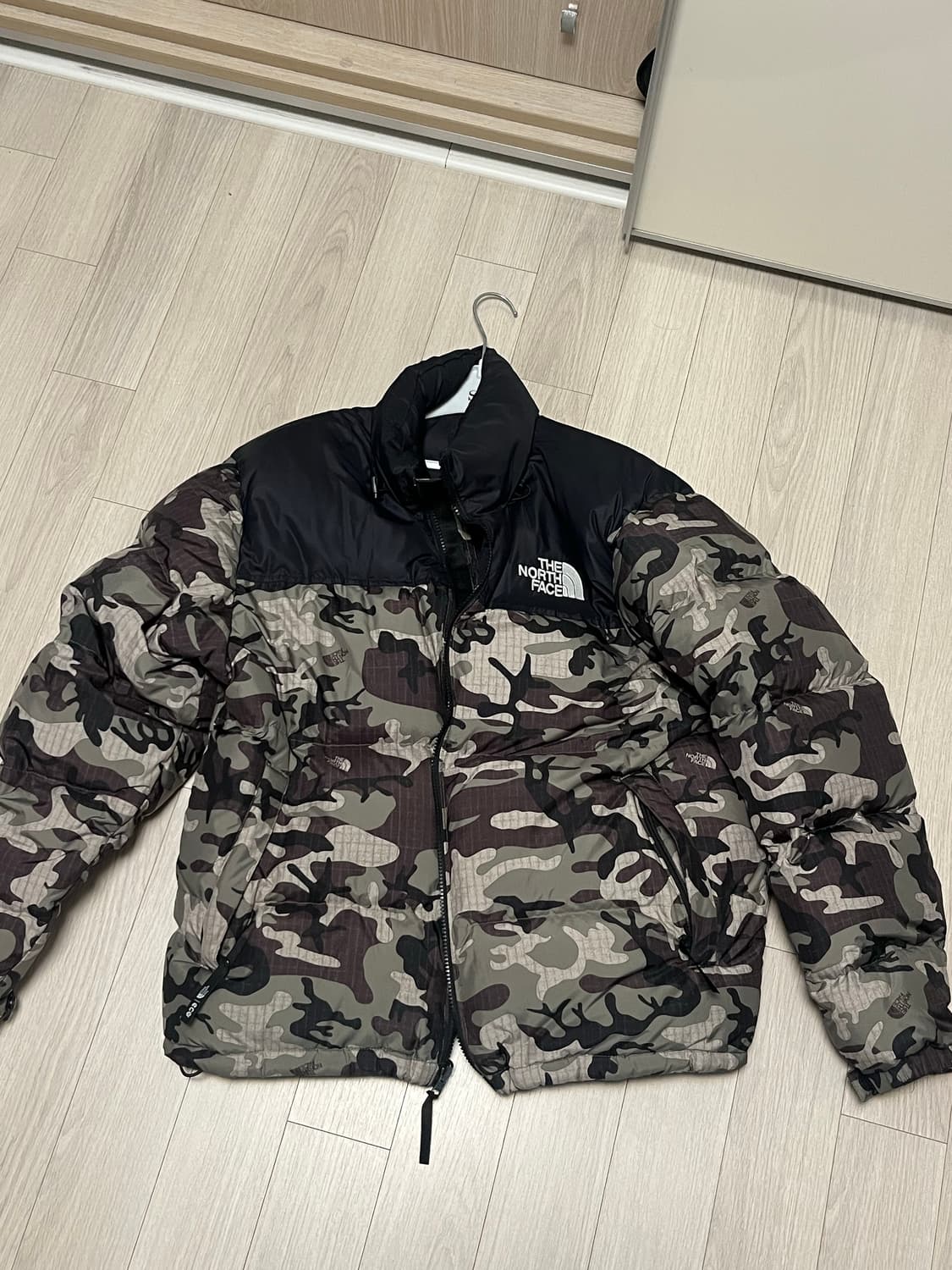 노스페이스 1996 노벨티 눕시 자켓 우드랜드 카모 상품이미지1