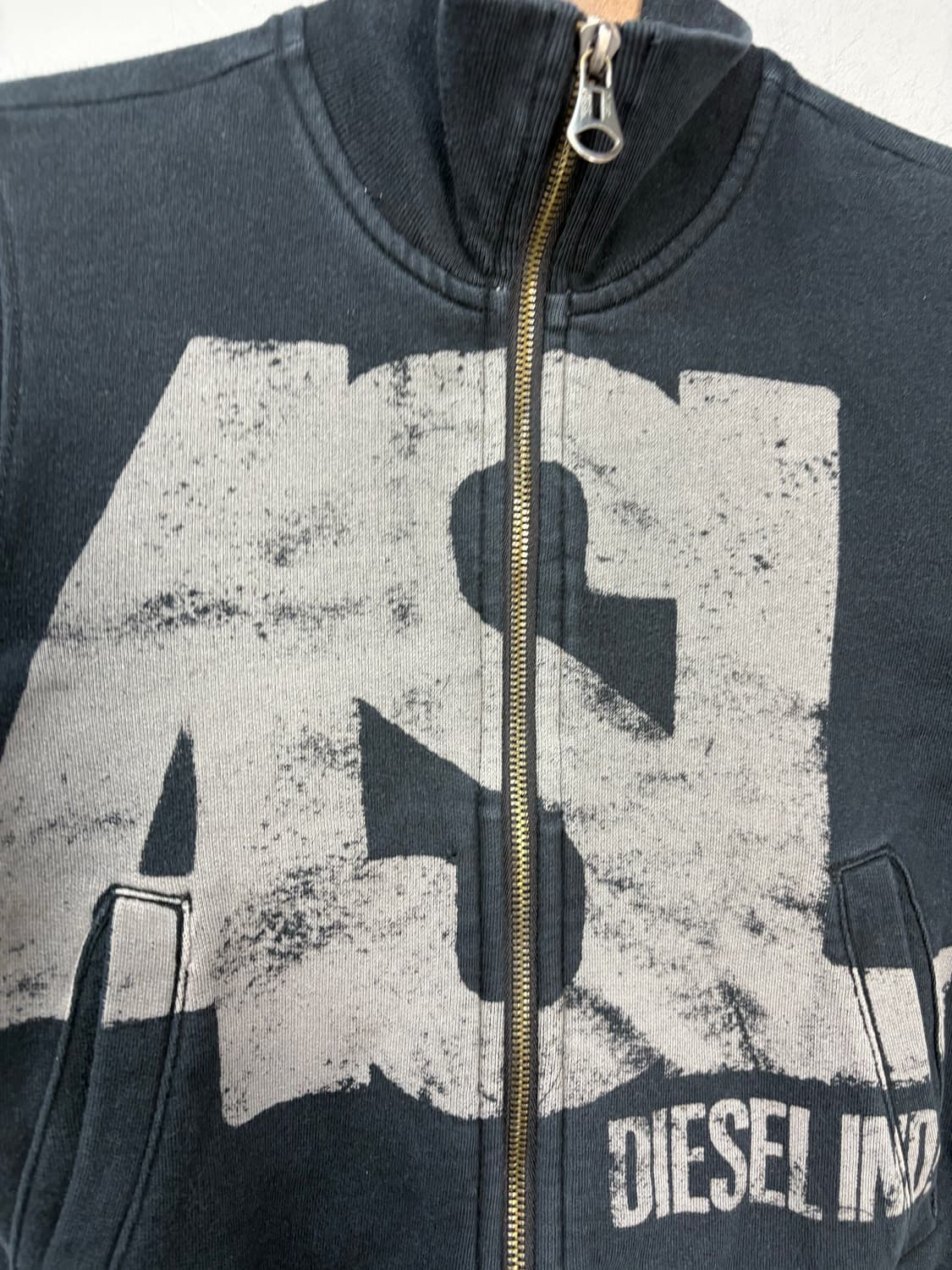 디젤 펑크 빅로고 크롭 스웻집업재킷 A2432 상품이미지4