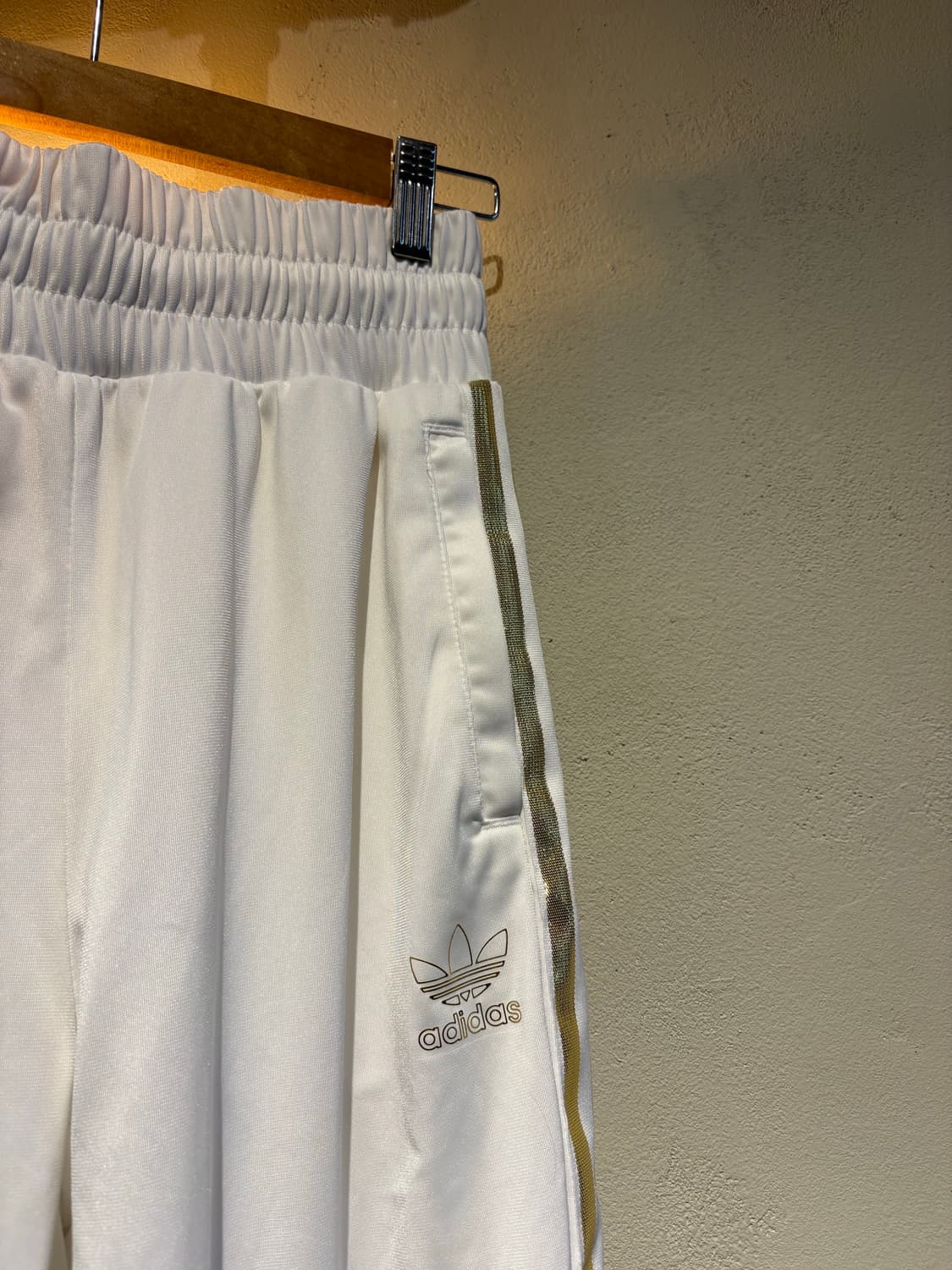 아디다스 화이트 조거팬츠 상품이미지2