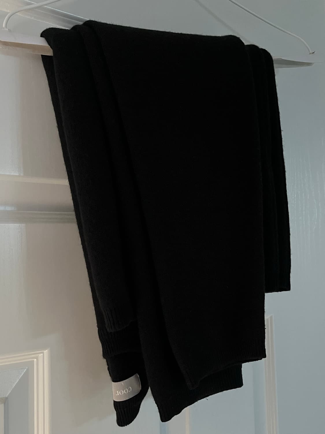 쿠어 탑필 캐시미어 라운드 니트 블랙 상품이미지1