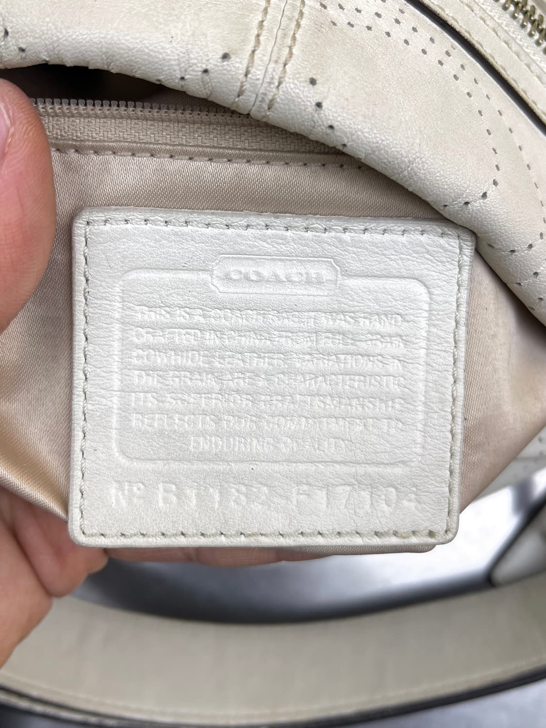 코치 CC 펀칭 숄더백  상품이미지9