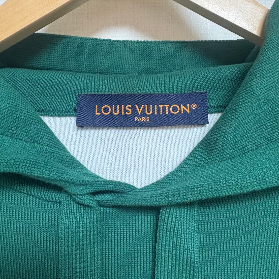 [L/백화점판/새상품급] 루이비통 모노그램 그라데이션 후드티 상품이미지3