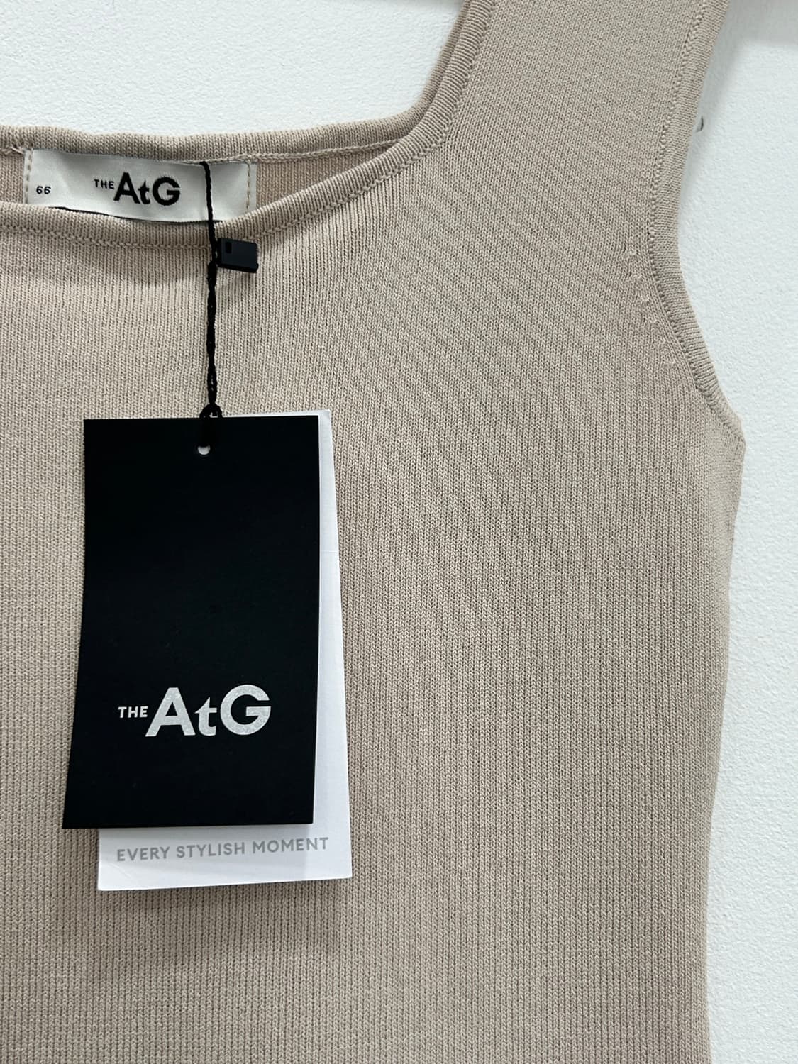 새상품 더엣지 AtG 스퀘어넥 니트 민소매티 나시 베이지 66 상품이미지3