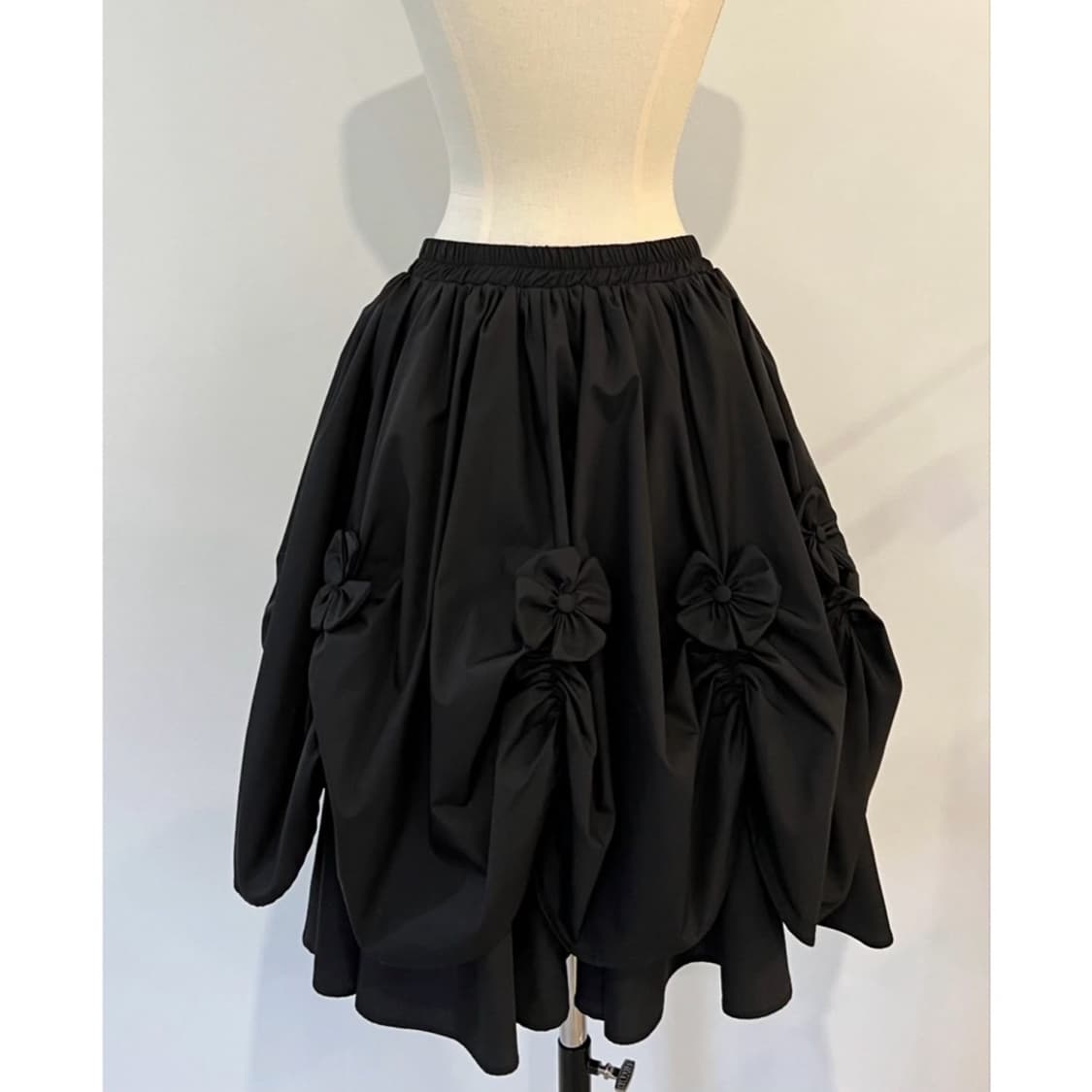 로지몬스터 꽃장식 블라우스 세트업  상품이미지3