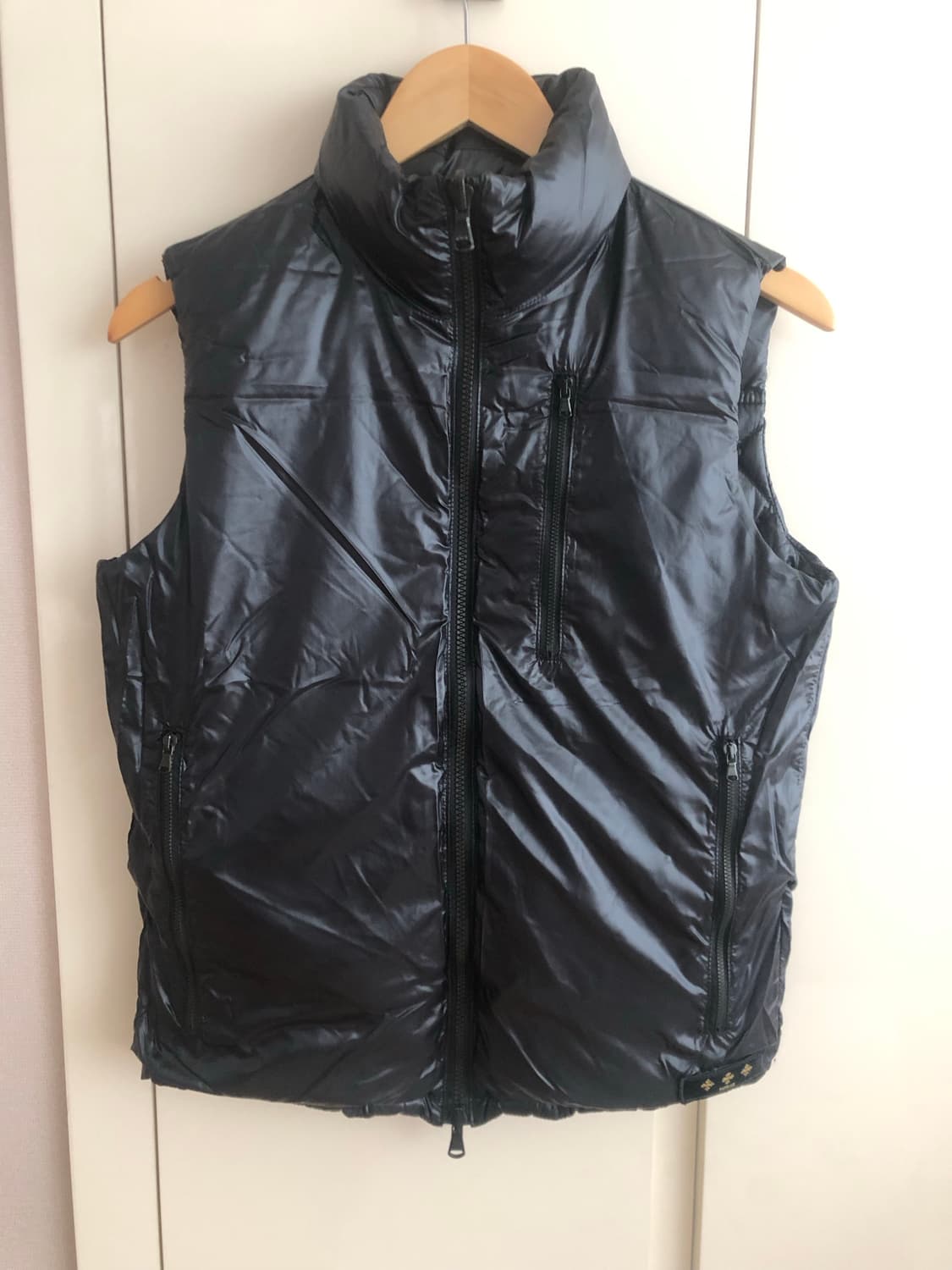 타트라스(TATRAS) 리버시블 경량 다운패딩 베스트 상품이미지3