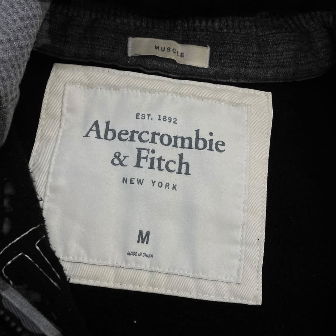 아베크롬비 피치 로고 후드집업 네이비 상품이미지4