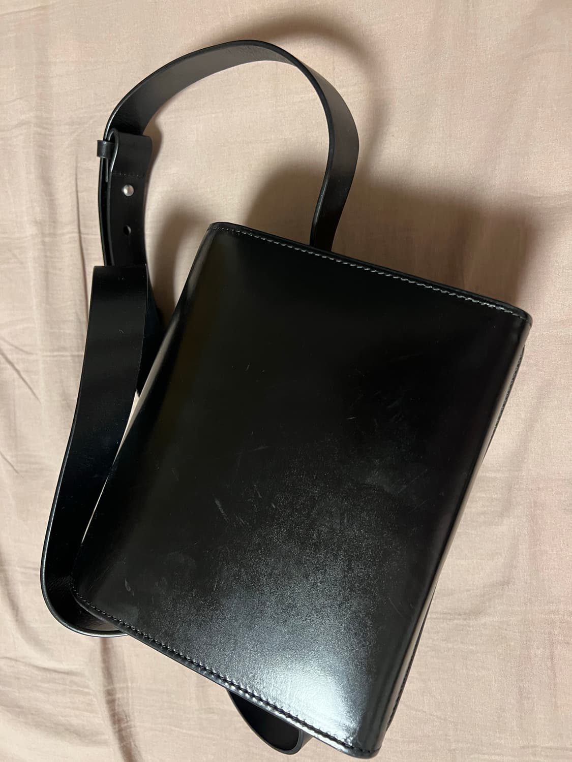 르메르 카메라백 블랙 라지 상품이미지4