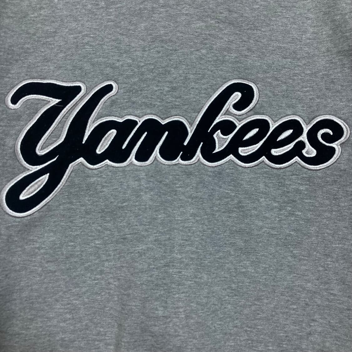 MLB 뉴욕양키스 스펠아웃 그레이 맨투맨 상품이미지2