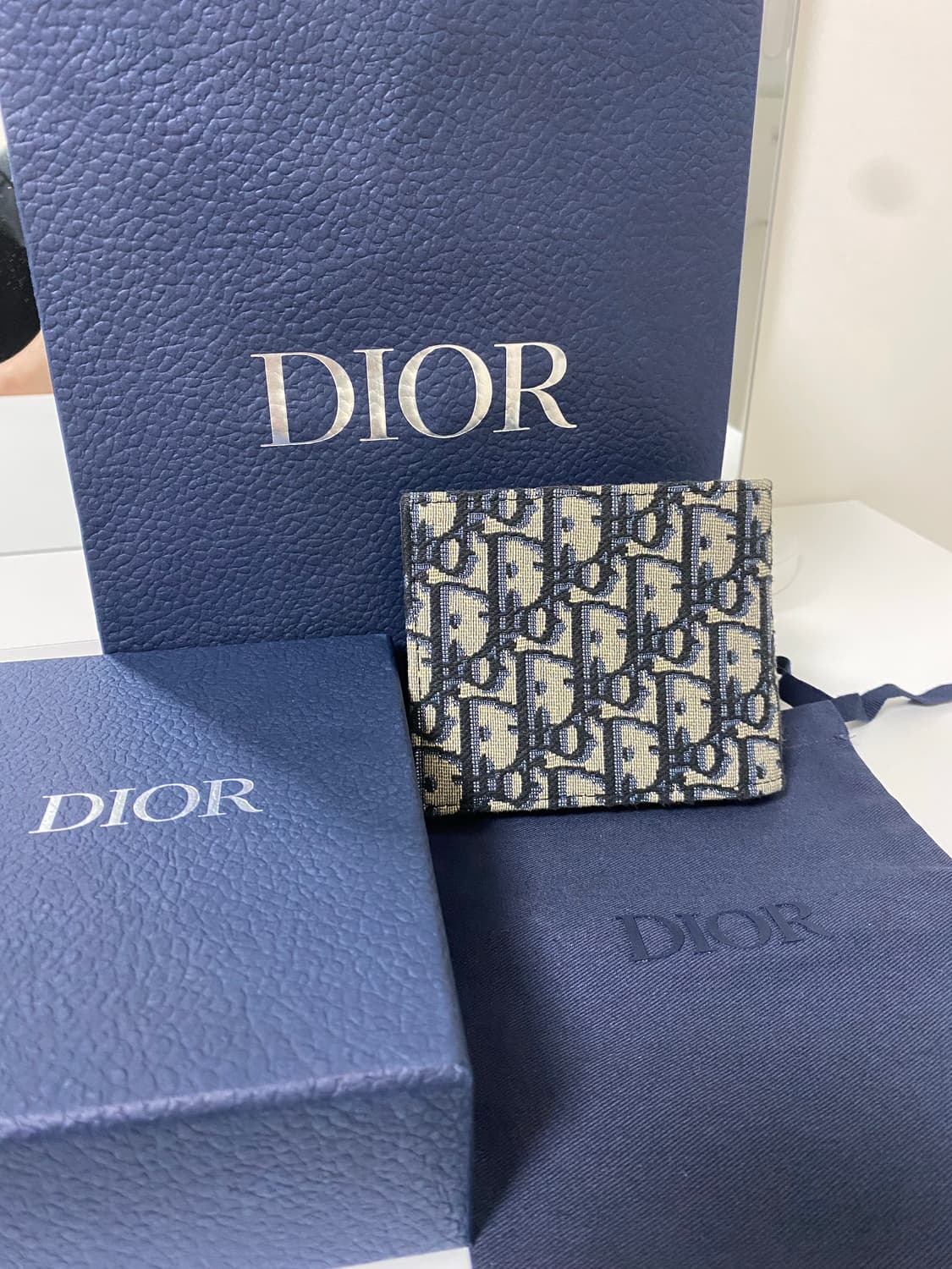 디올 오블리크 반지갑 정품 풀박스 사용감 외출 5회 미만  상품이미지3