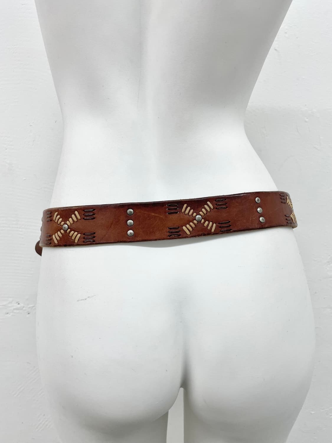 써스데이아일랜드 리얼레더 스티치 버클 벨트 상품이미지4