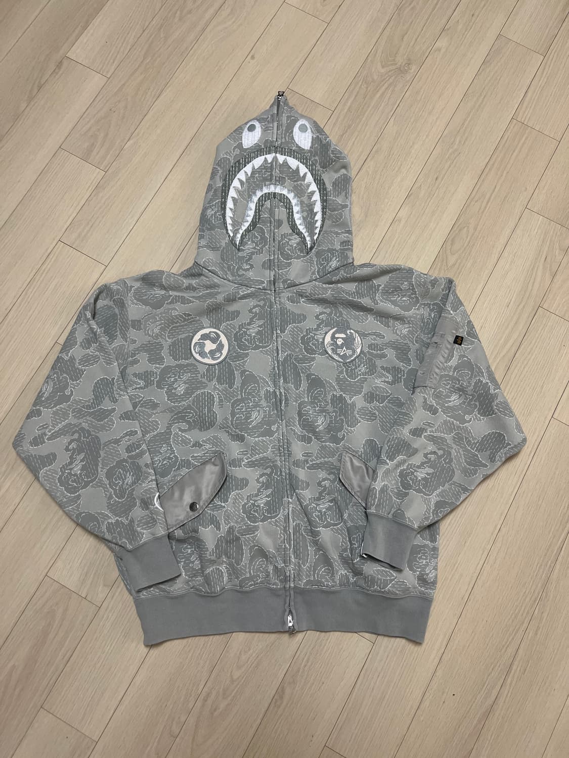 급처)베이프 알파인더스트리 후드집업 상품이미지1