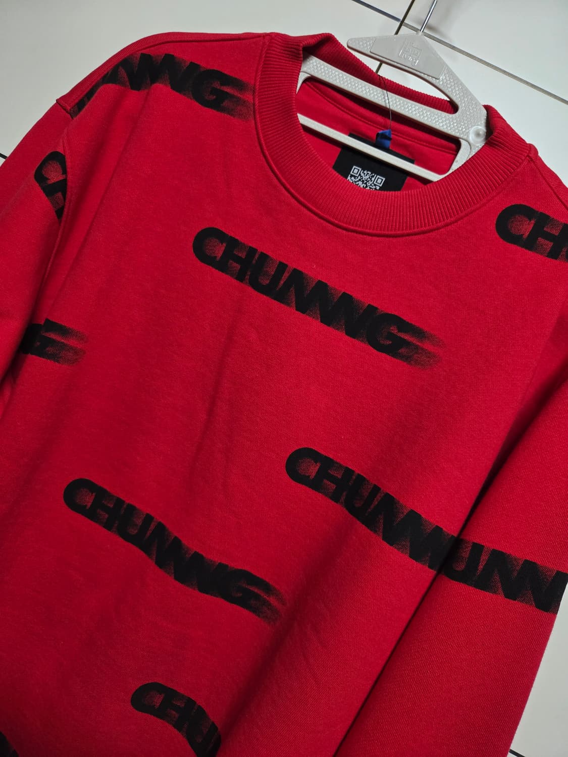 CHUNNNG 로고 그래픽 프린트 맨투맨(택달린새상품) 상품이미지3