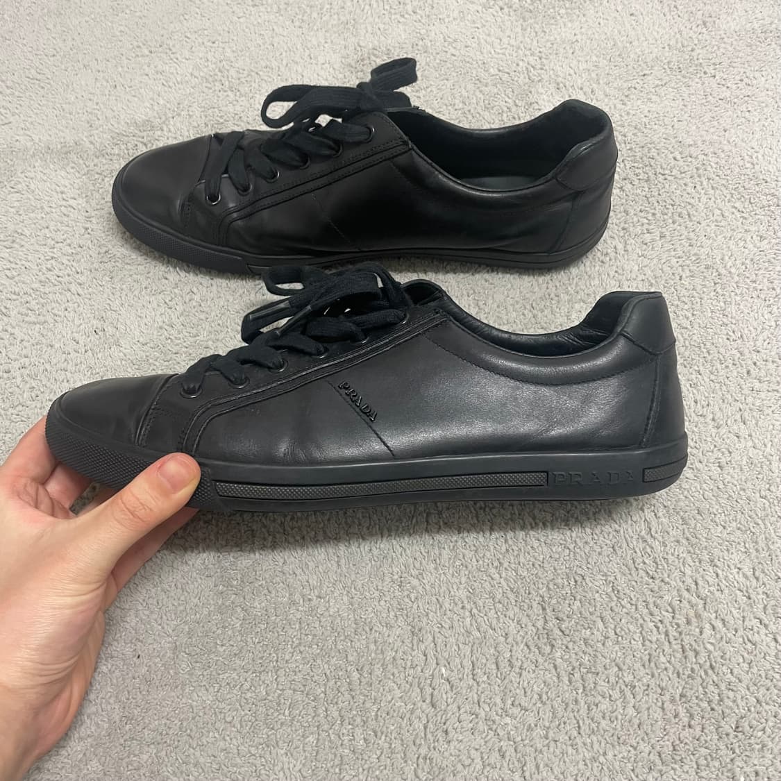 275) 프라다 스포츠 레더 메탈 로고 스니커즈 신발 상품이미지2