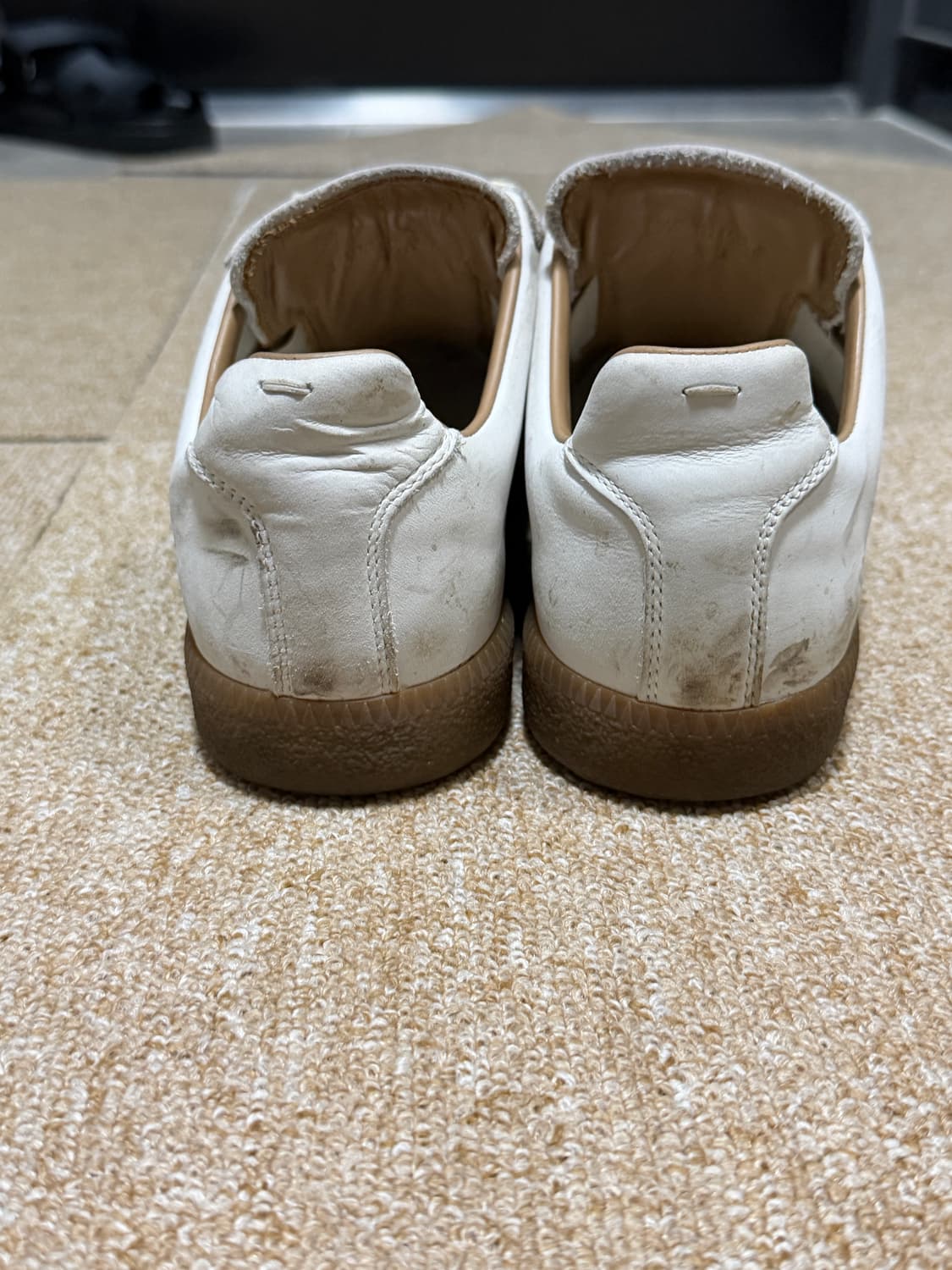 마르지엘라 독일군 페인팅스니커즈 상품이미지2