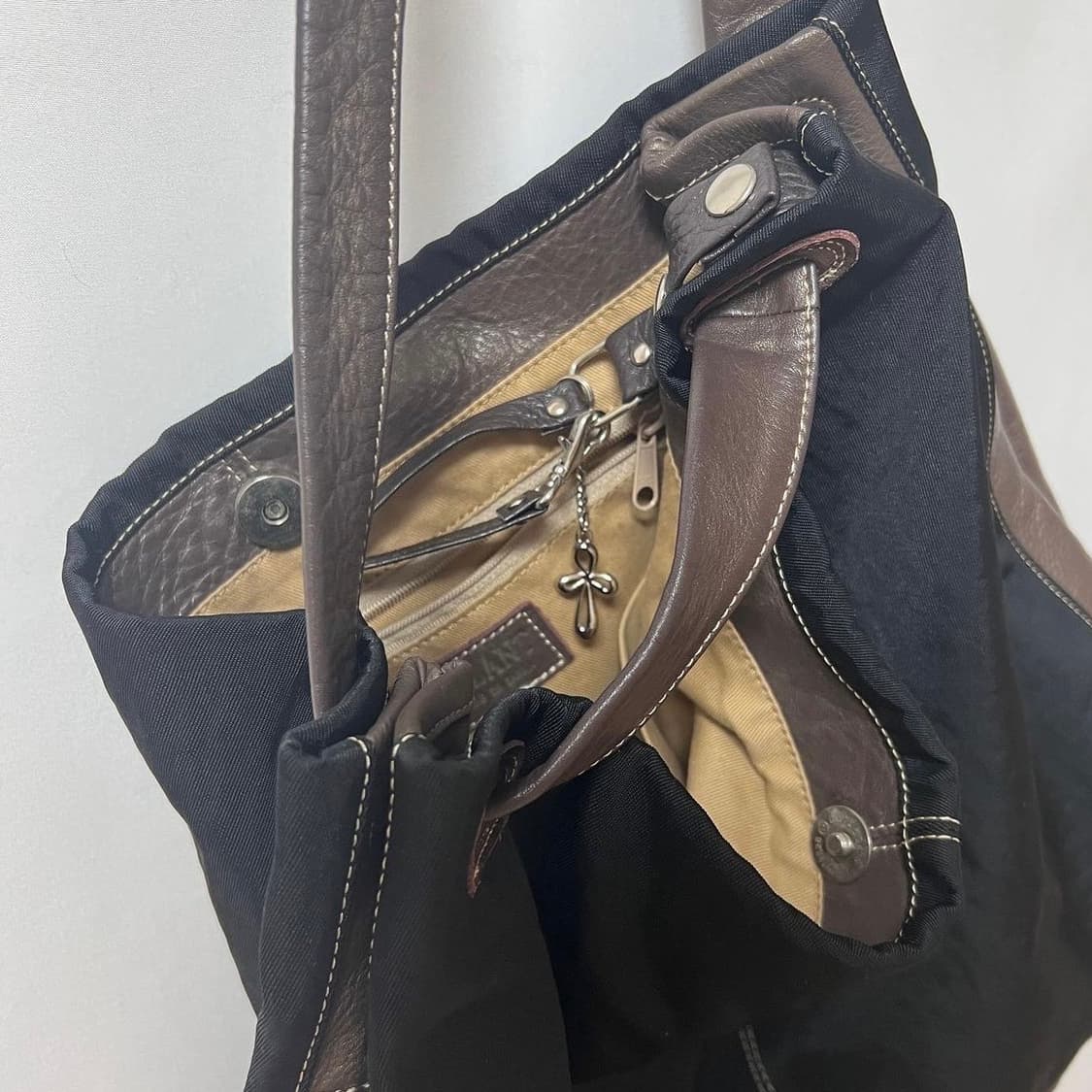 Black and brown key ring bag 상품이미지2