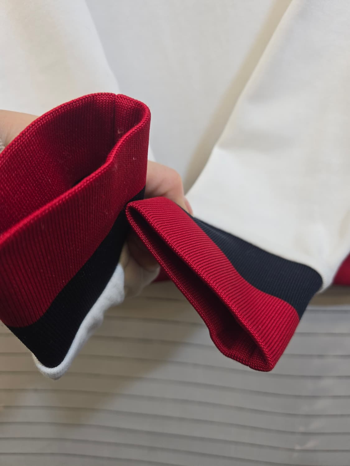 몽클레어 화이트(매장정품 )후드티(14y 160 상품이미지4