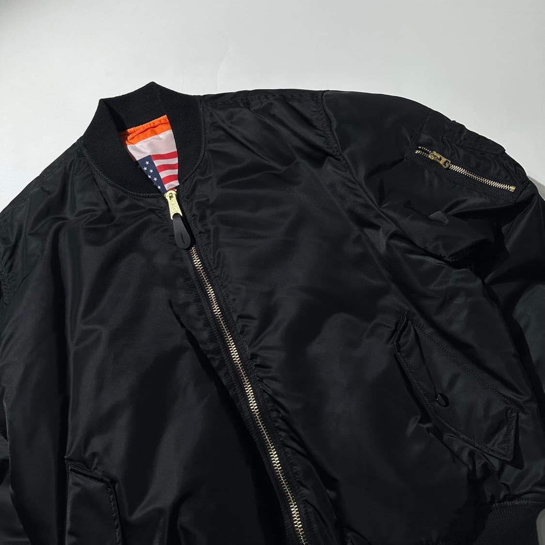 알파 인더스트리 MA-1 항공 점퍼 블랙 상품이미지3