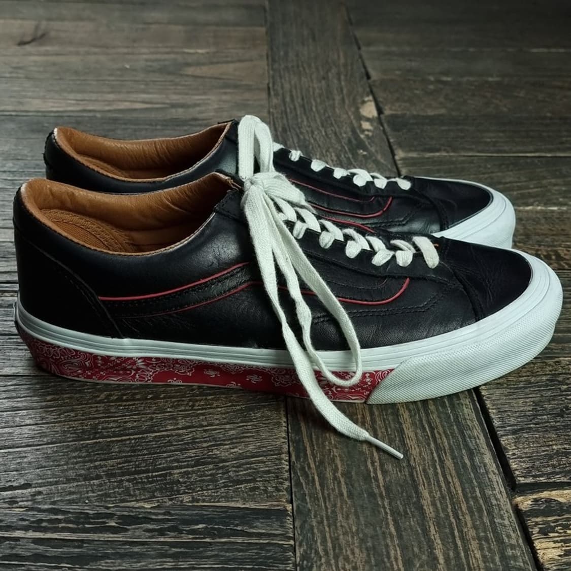 [반스] 볼트 울트라 쿠시 레더 올드스쿨 스니커즈 M20091 상품이미지3